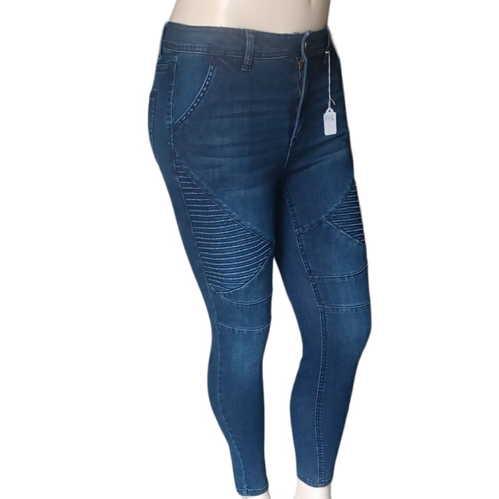 649639....NO-BO Skinny Jeans Size 11, W28" 26"Inseam 10"Rise