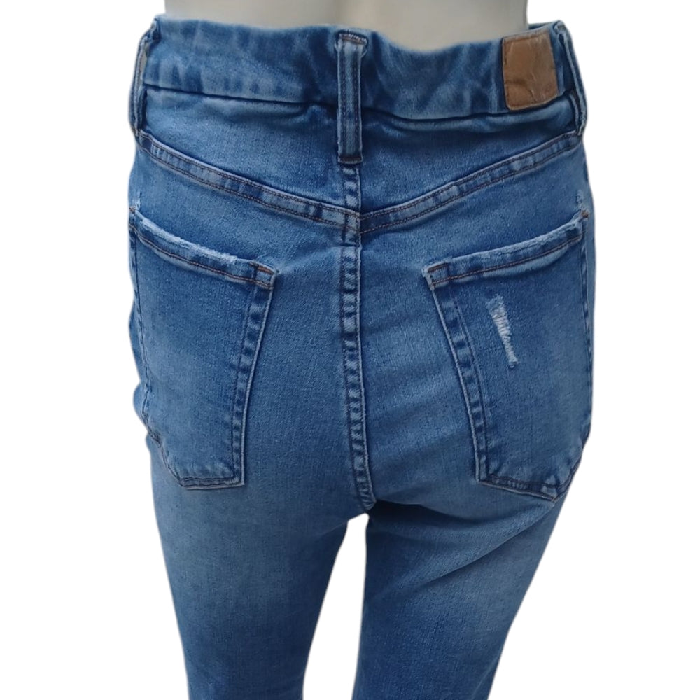 8184....Aeropostale Skinny Jeans Size 8 Reg, 27" Inseam W24" 11" Rise
