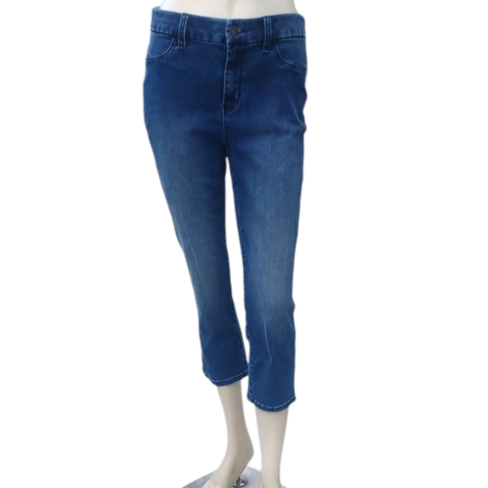 8185..Chico's Capri Jeans Size 00, W28" 21" Inseam, 9" Rise