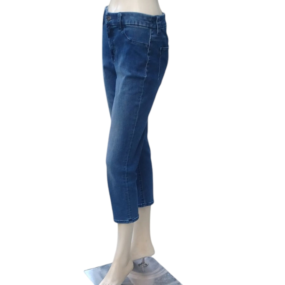 8185..Chico's Capri Jeans Size 00, W28" 21" Inseam, 9" Rise