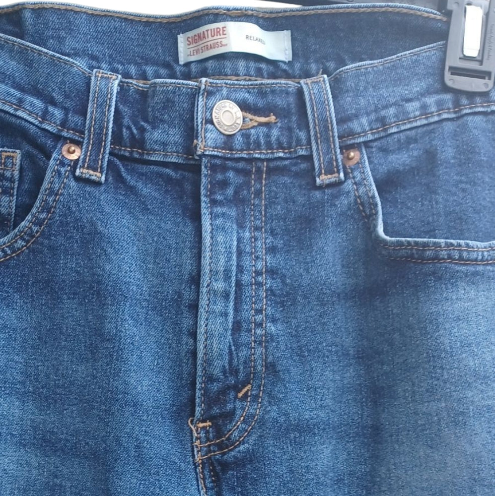 8188...Men's Levi's Relaxed Straight Leg Jeans Size W32xL32