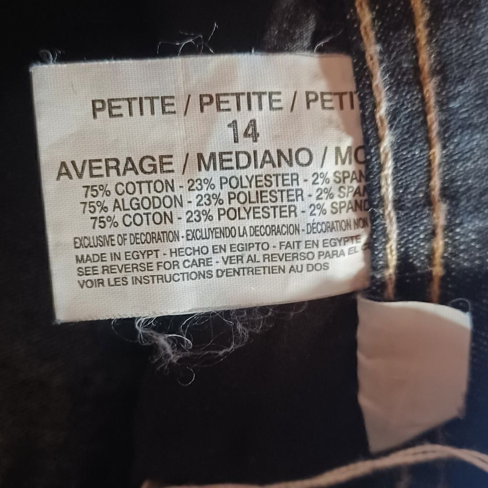 550818...Gloria Vanderbilt Straight Jeans Size 14P, W32" 28"Inseam 11"Rise