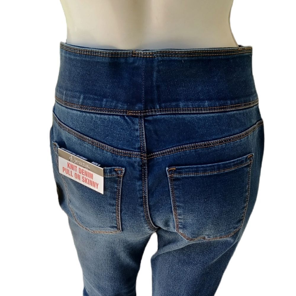 537030...d. Jeans Pull on Skinny Jeans Size 6, W26"  28"Inseam 9 1/2"Rise