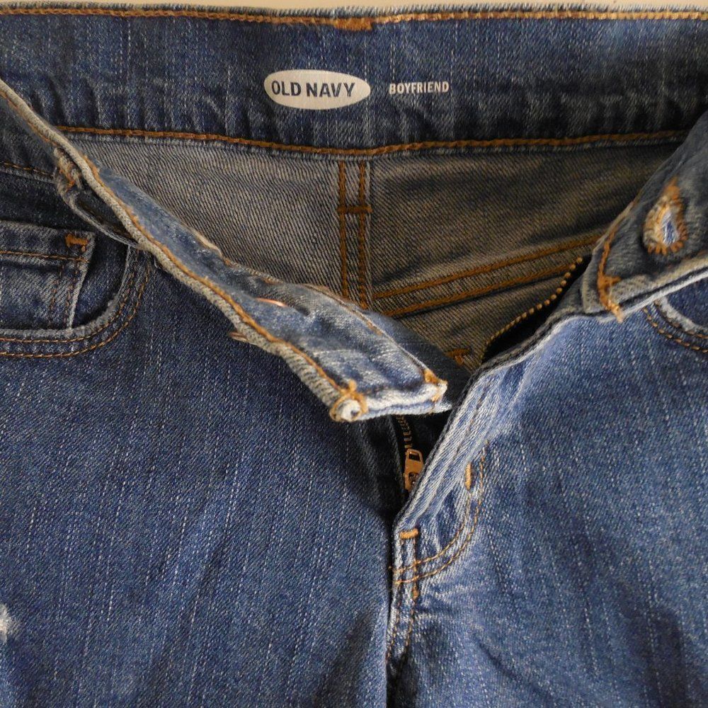 55233.......Old Navy Boyfriend Jean Shorts Size 0, W28" 3"Inseam 8"Rise