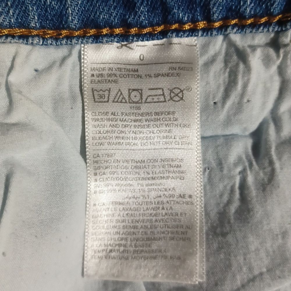 55233.......Old Navy Boyfriend Jean Shorts Size 0, W28" 3"Inseam 8"Rise