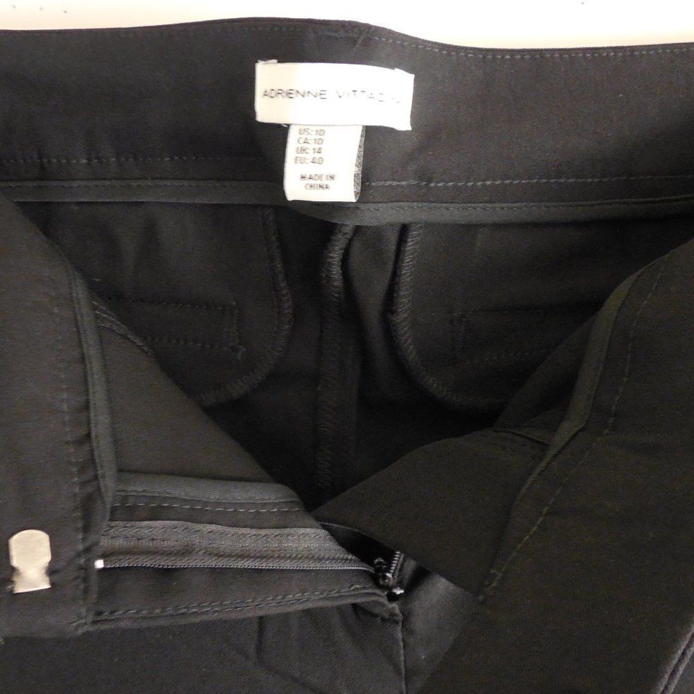 537912.....Adrienne Vittadini Slim Modern Fit Pants Size 10