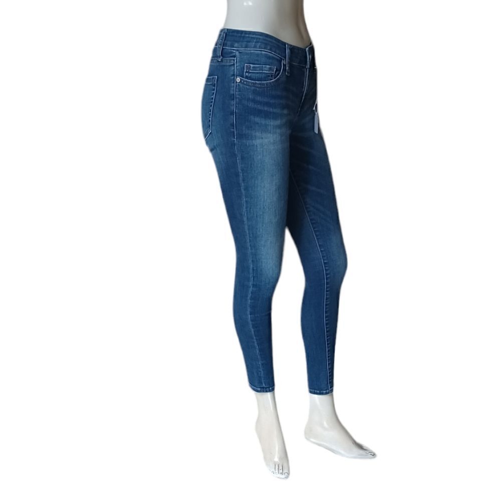 671244....Insider Jeans Size 3, W24" 26" Inseam 7 1/2"Rise