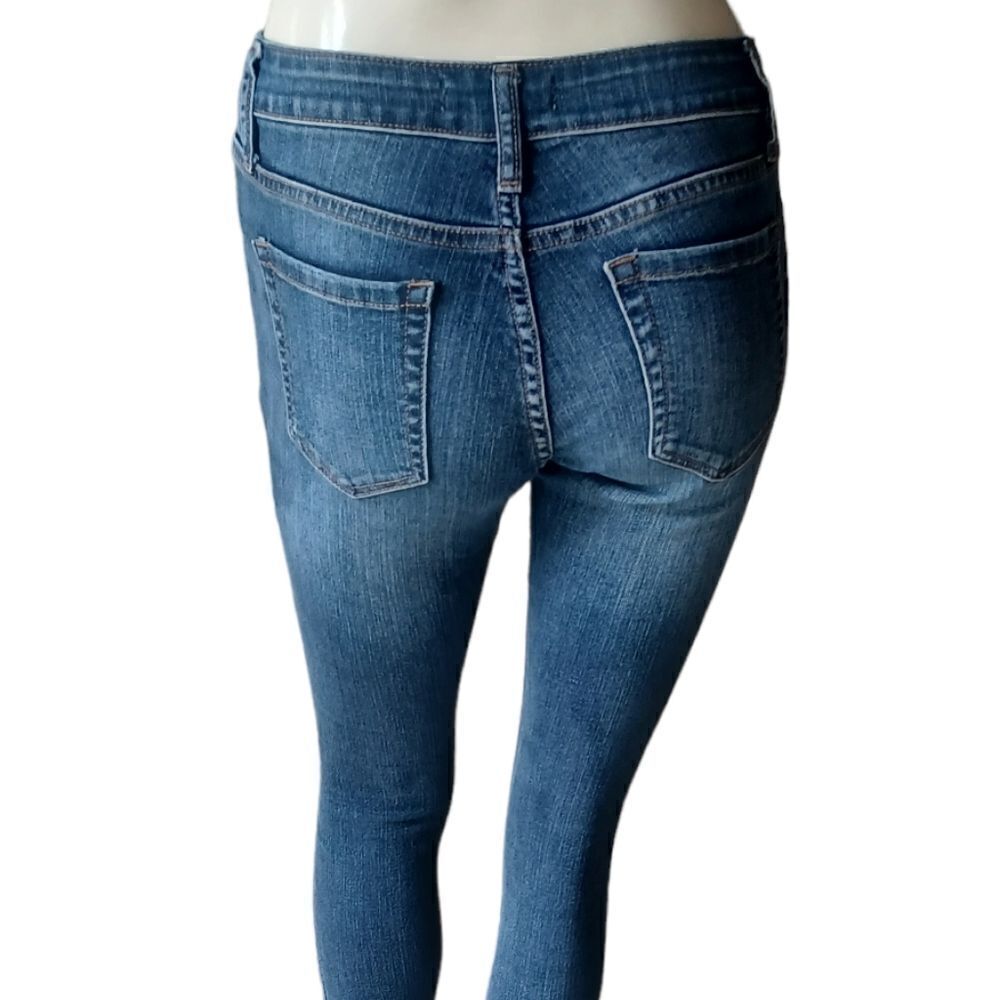 671244....Insider Jeans Size 3, W24" 26" Inseam 7 1/2"Rise