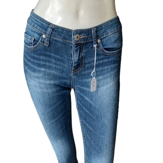 671244....Insider Jeans Size 3, W24" 26" Inseam 7 1/2"Rise