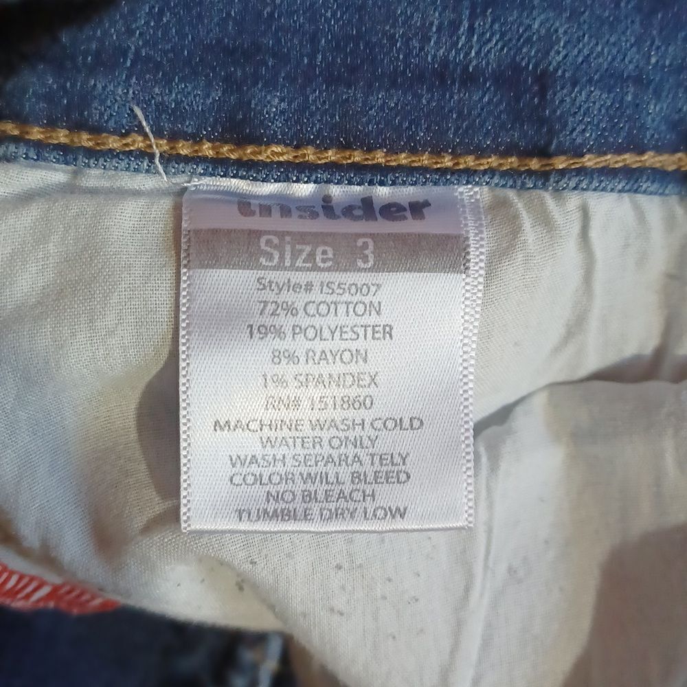671244....Insider Jeans Size 3, W24" 26" Inseam 7 1/2"Rise