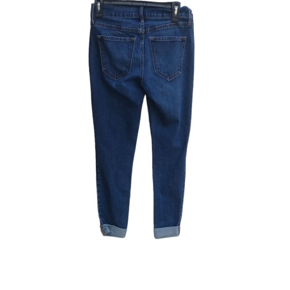 910248......Old Navy Slim Skinny Jeans Size 2R, W26",  28"Inseam  8"Rise