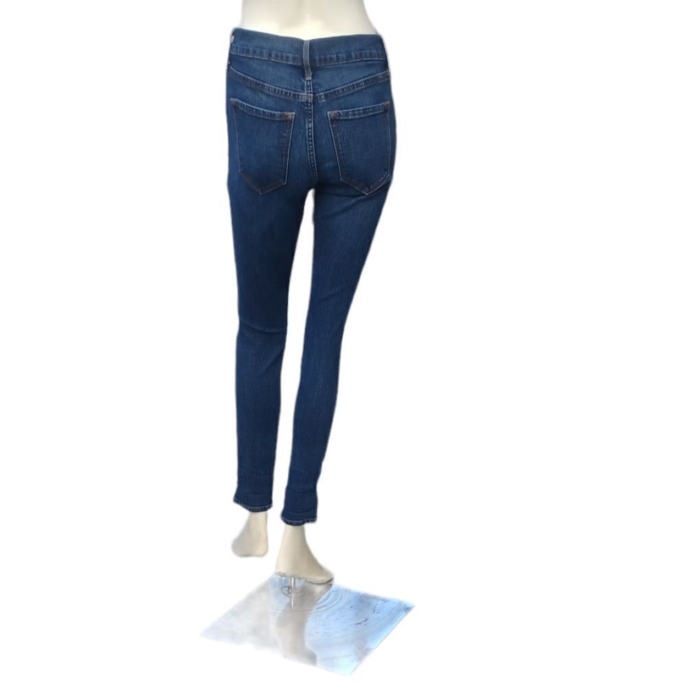 910248......Old Navy Slim Skinny Jeans Size 2R, W26",  28"Inseam  8"Rise