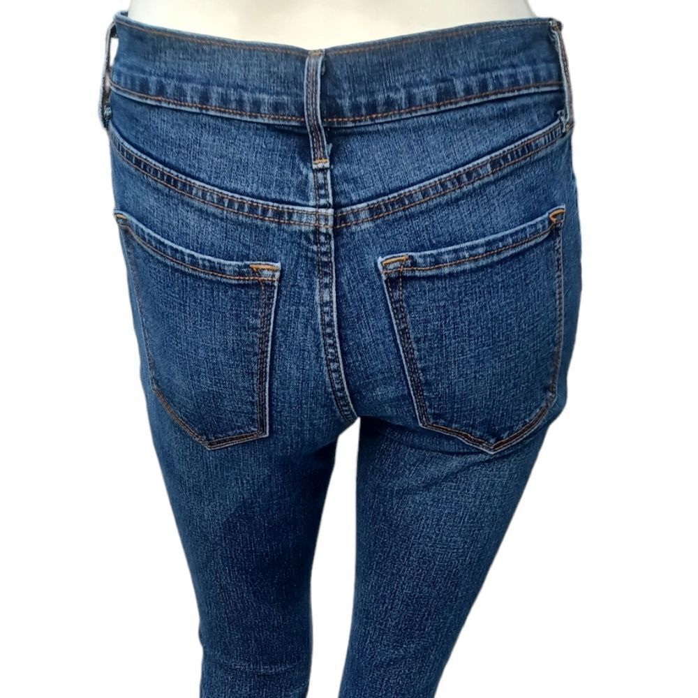 910248......Old Navy Slim Skinny Jeans Size 2R, W26",  28"Inseam  8"Rise