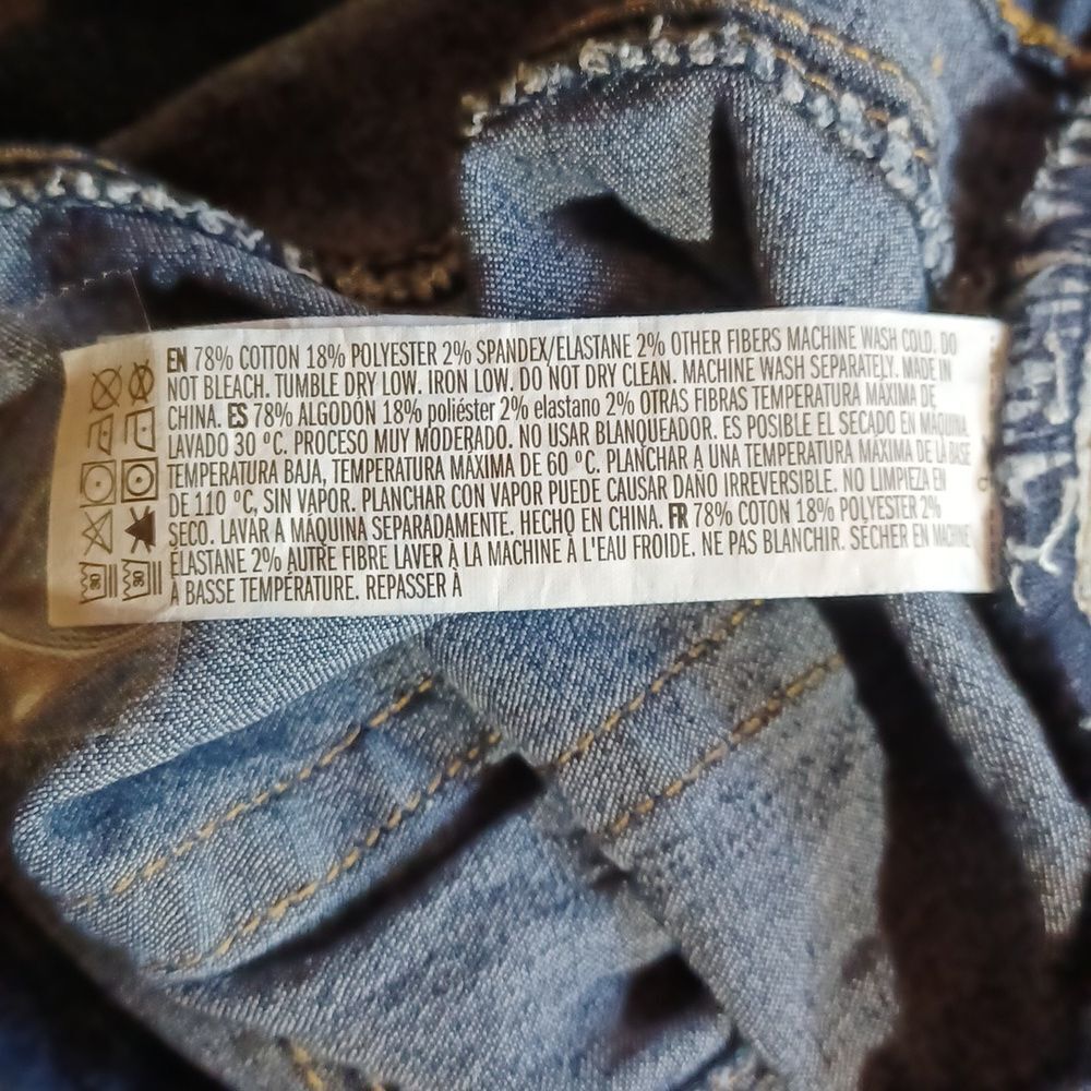 671344.....Forever21 Skinny Jeans Size 27, 26" Inseam