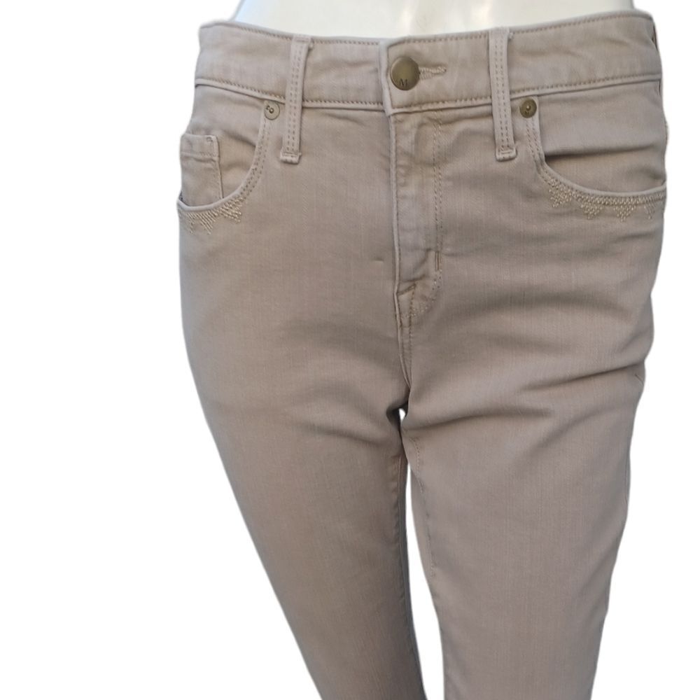 750648...Preowned Mossimo Skinny Jeans Size 6R, W28" 27"Inseam  9"Rise