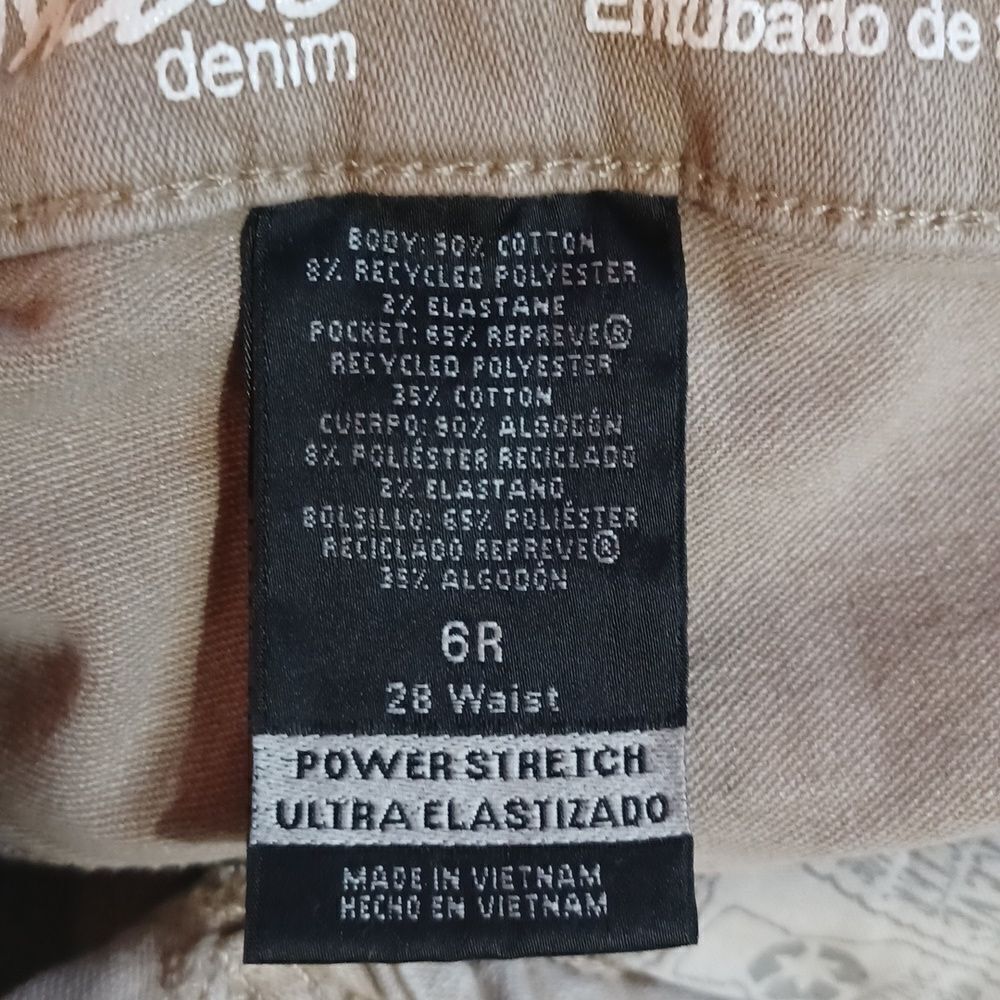 750648...Preowned Mossimo Skinny Jeans Size 6R, W28" 27"Inseam  9"Rise