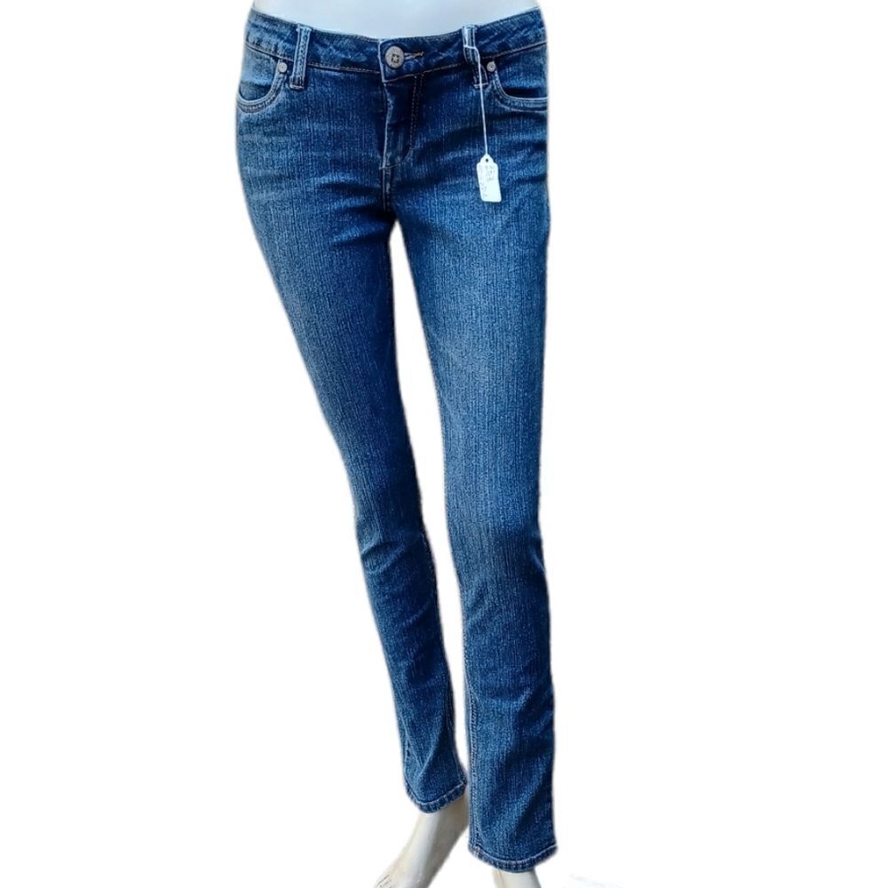 553722.....Bongo Low Rise Skinny Jeans Size 7, W30"  29"Inseam  7"Rise