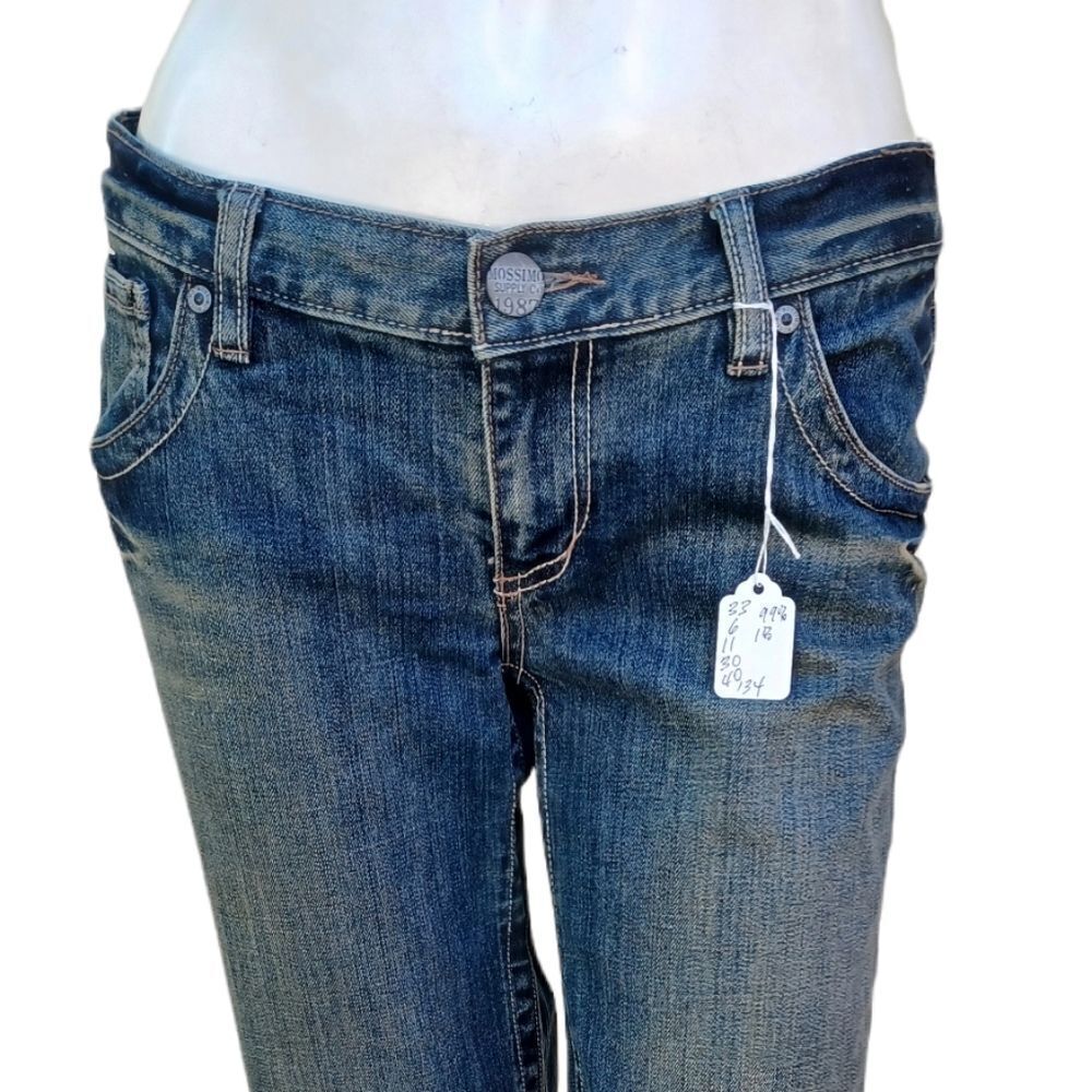 42067......Preowned Mossimo Supply Co. Straight leg Jeans Size 7, W30" 31"Inseam 6"Rise