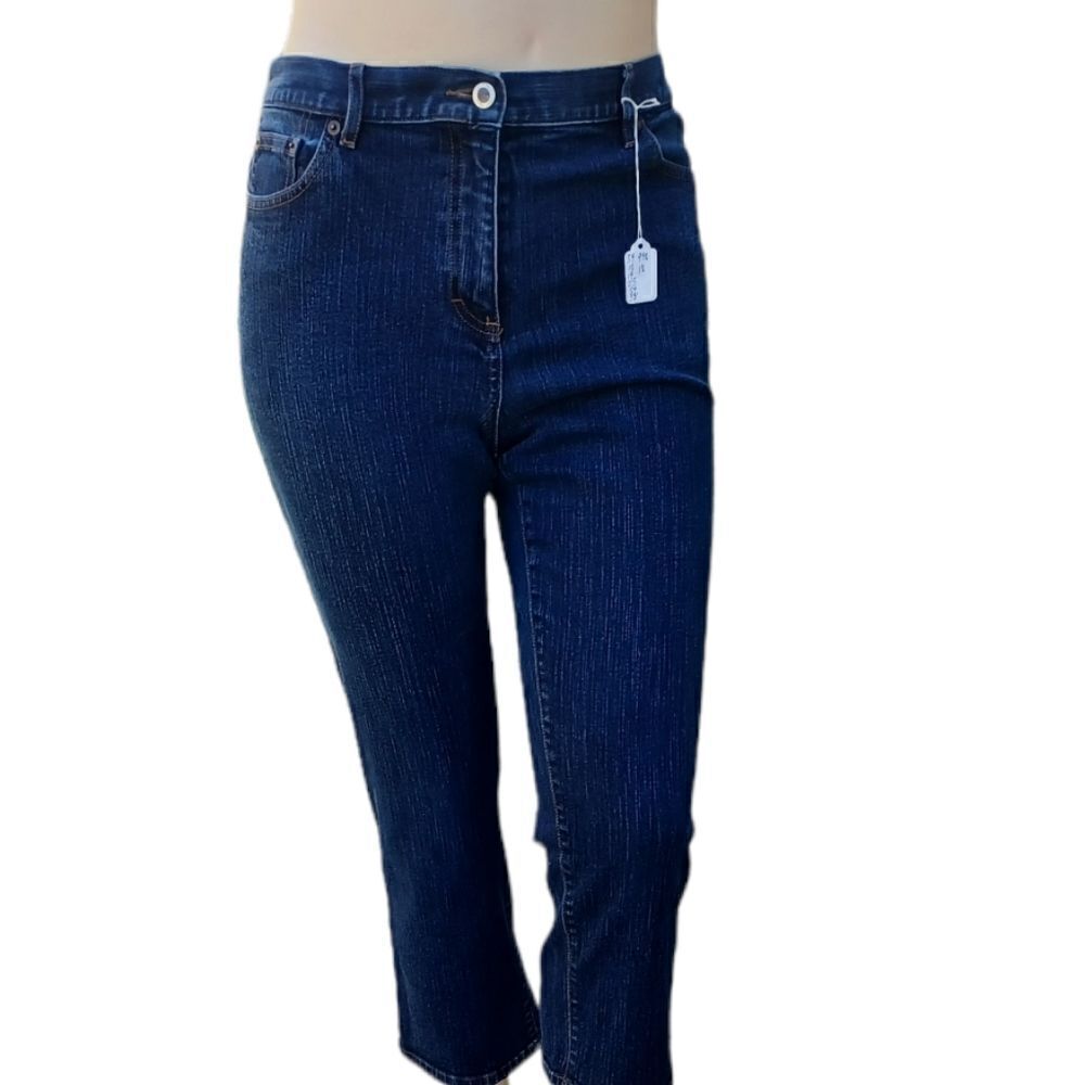 54344..Ann Taylor Crop Jeans Size 12P, 32" Waist 23" Inseam 10" Rise