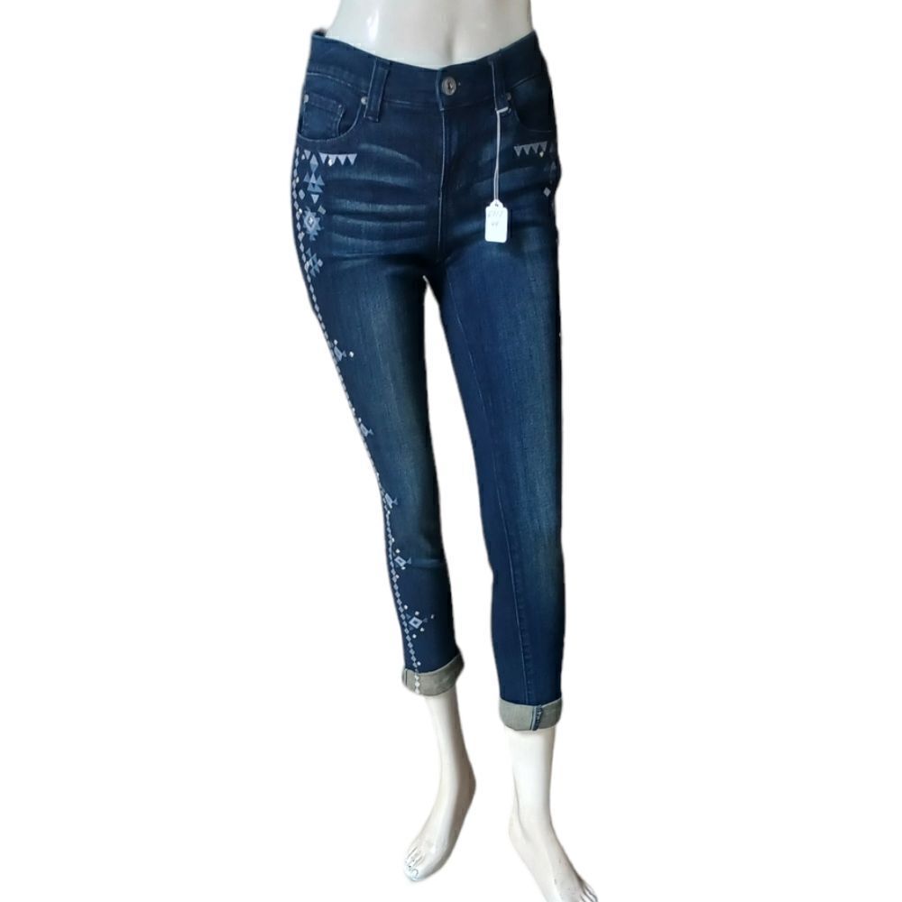 671744....INC Denim Boyfriend Jeans Size 2P, W26" 27" Inseam (Uncuffed)  8" Rise