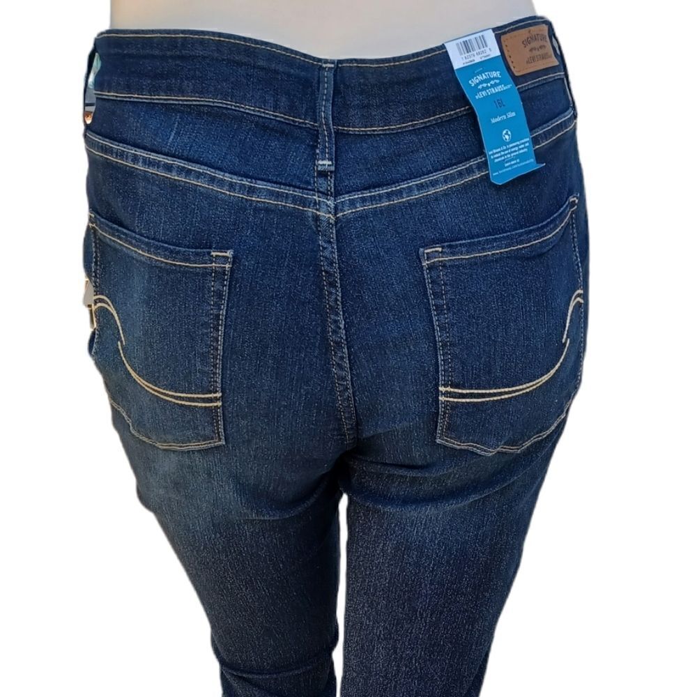 533635.....Signature by Levi Strauss Modern Slim Size 18M & 16L