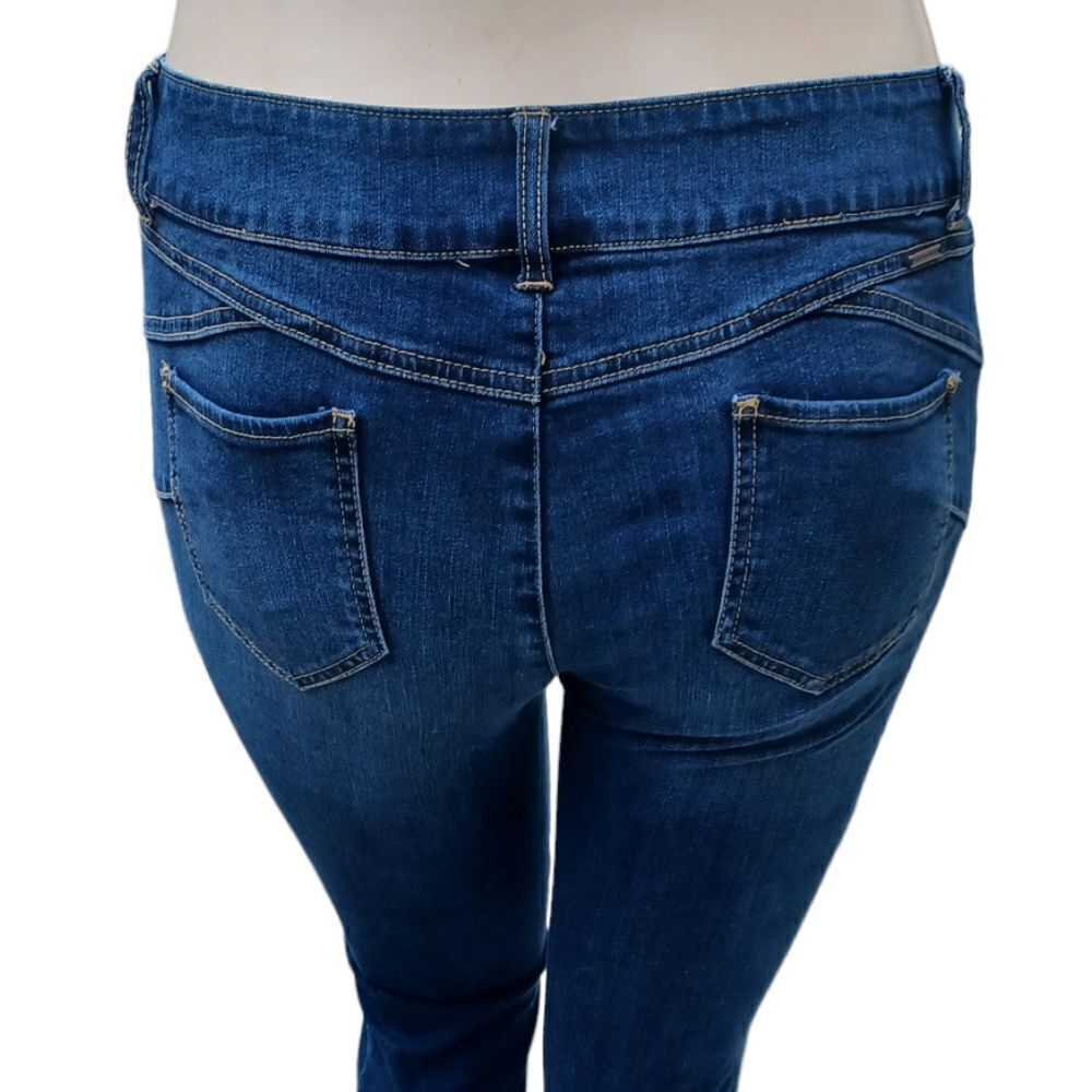 698720....Soho Skinny Jeans Size 12, W32" 31"Inseam  9"Rise