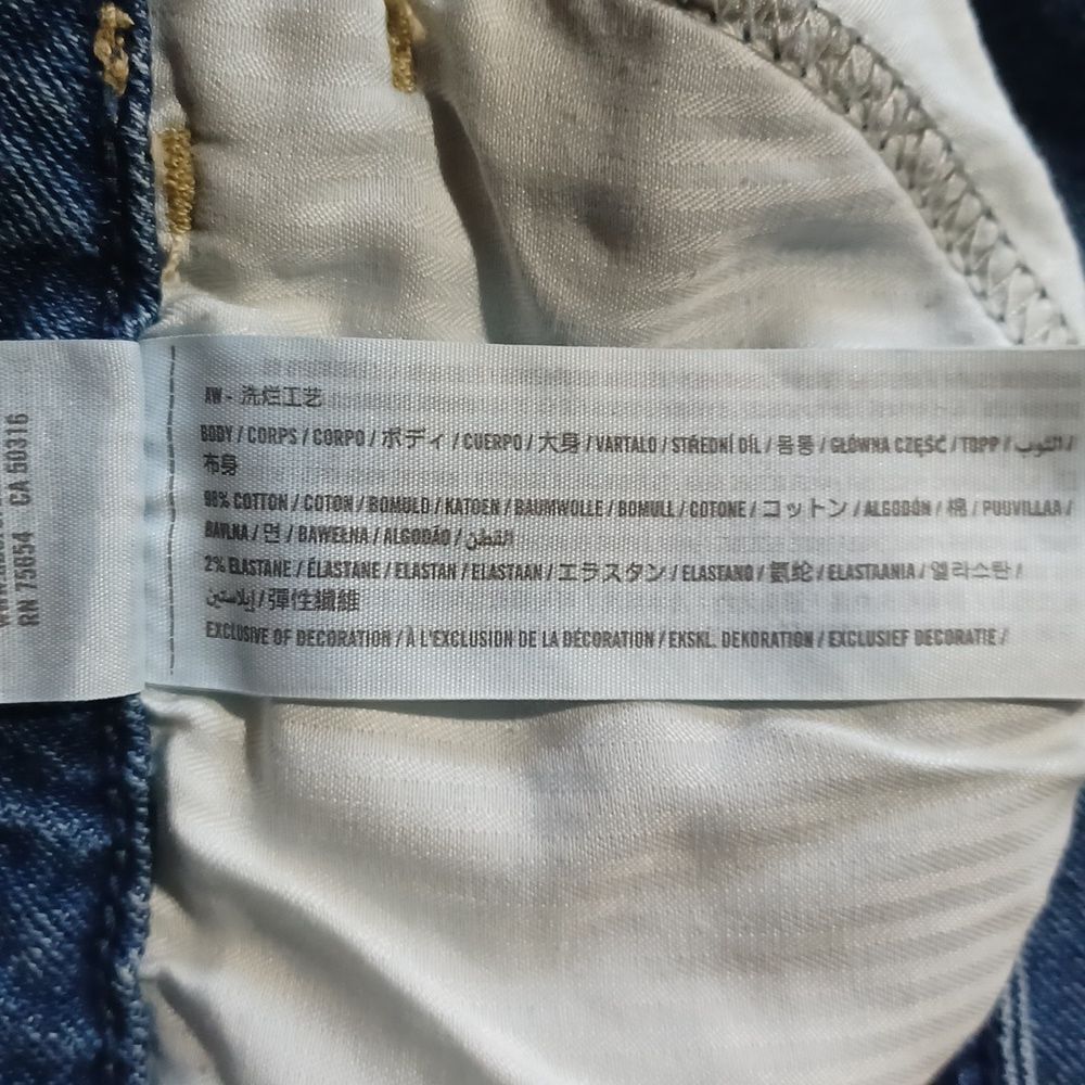 672444....Hollister Straight leg Jeans Size 1R, W25 L31, 10"Rise