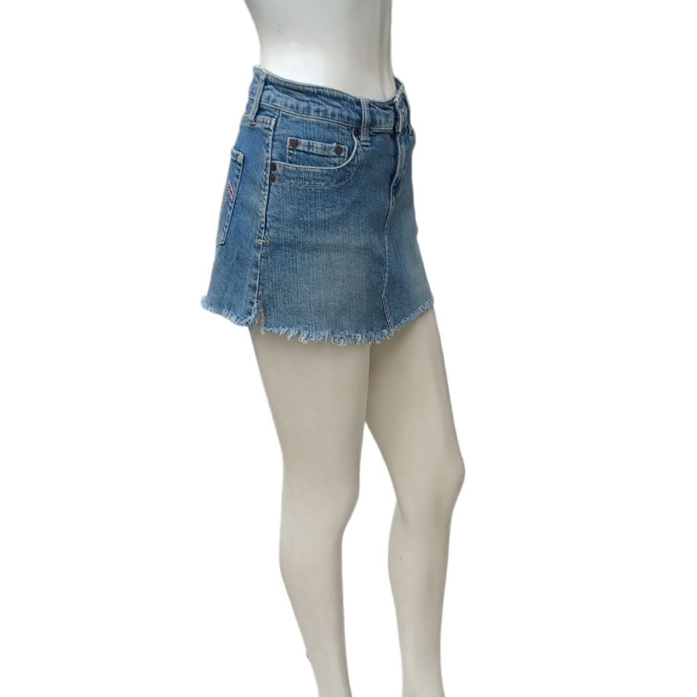 700837.....Celebrity Pink Jean Skirt Size 5