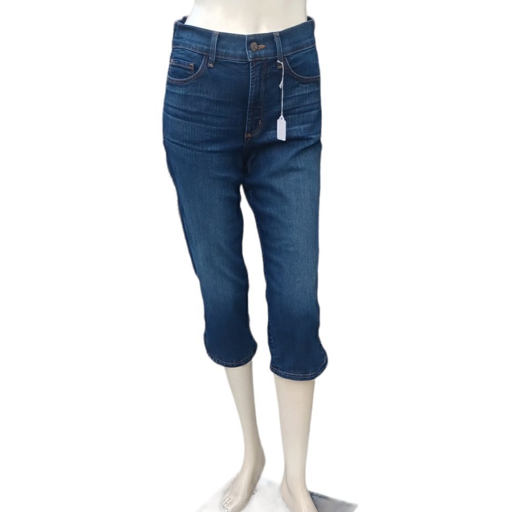 671944.....NYDJ Crop Jeans Size 6P, 19" Inseam