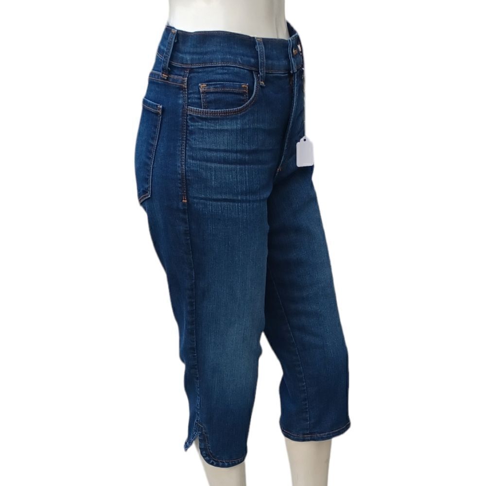 671944.....NYDJ Crop Jeans Size 6P, 19" Inseam