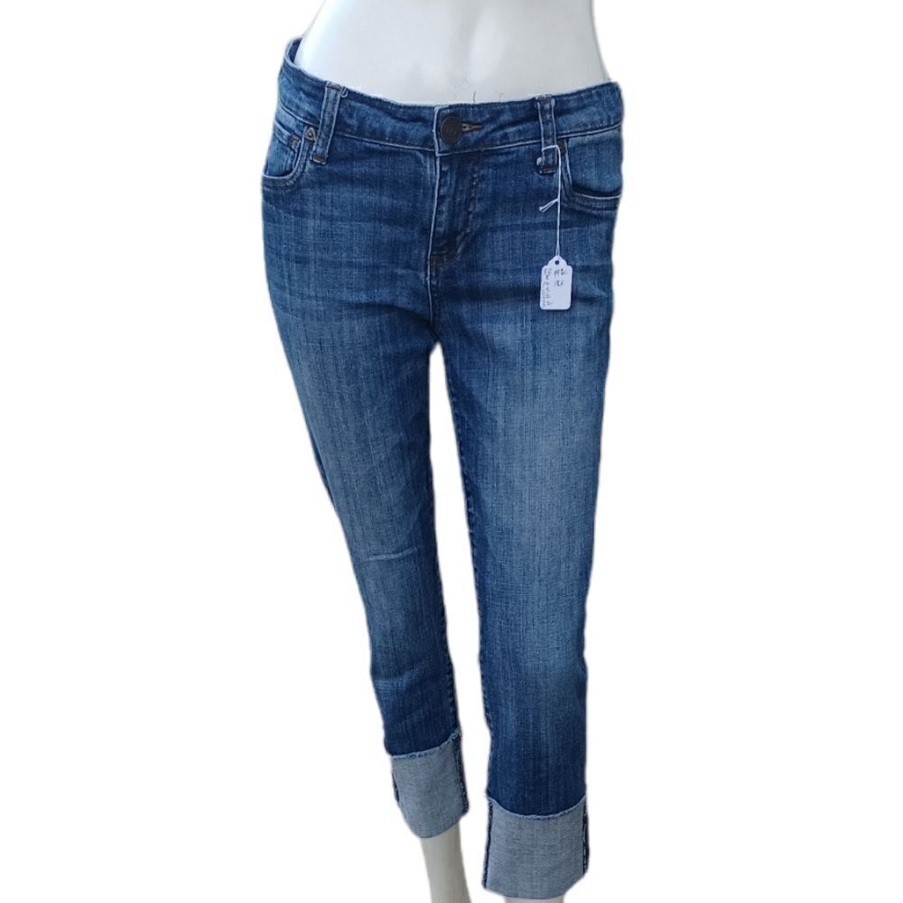 568521....Kut from the Kloth Deep Cuff Size 4, W28" 23"inseam 8"Rise