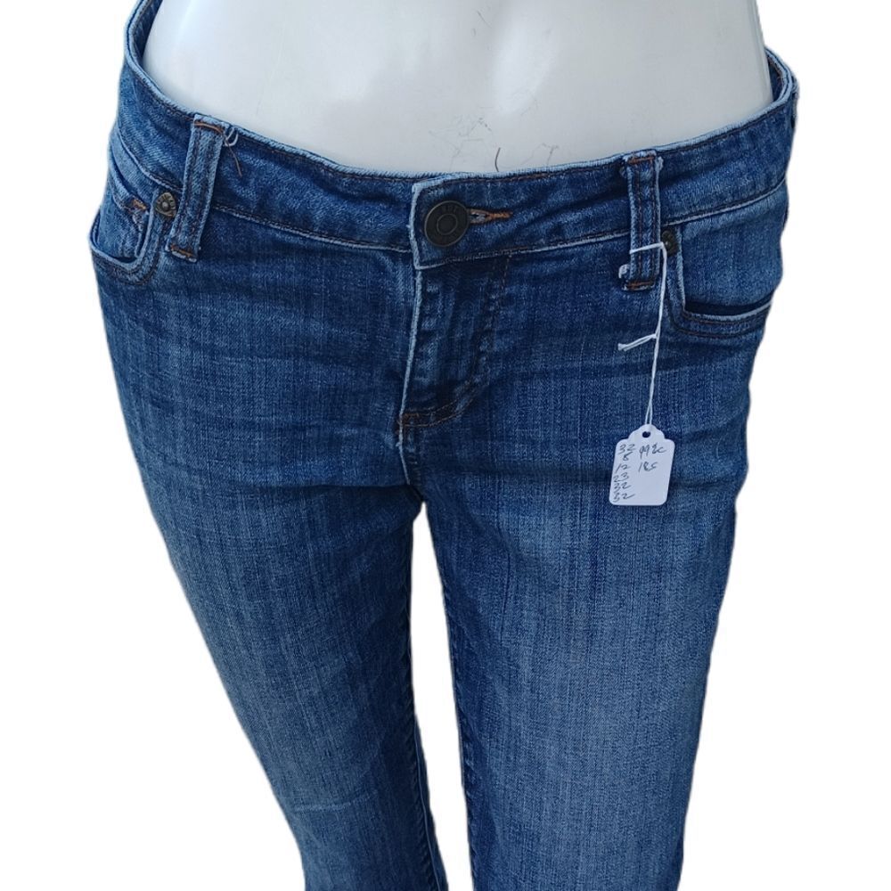 568521....Kut from the Kloth Deep Cuff Size 4, W28" 23"inseam 8"Rise