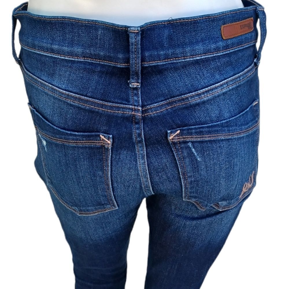 571221....Express Destroyed Skinny Jeans Size 6R, W28" 29"Inseam 9"Rise