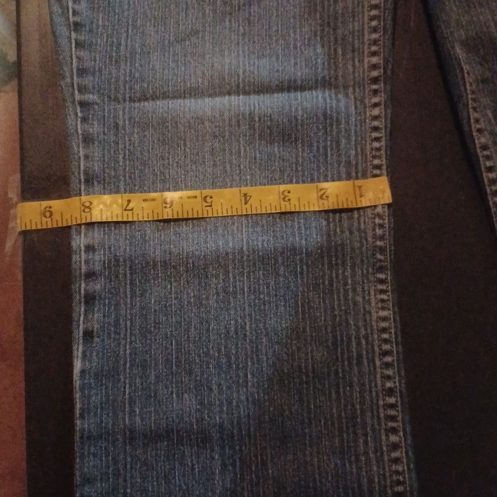 573523..Liz Clairborne Bootcut Jeans Size 6, W29" 25"Inseam  8"Rise