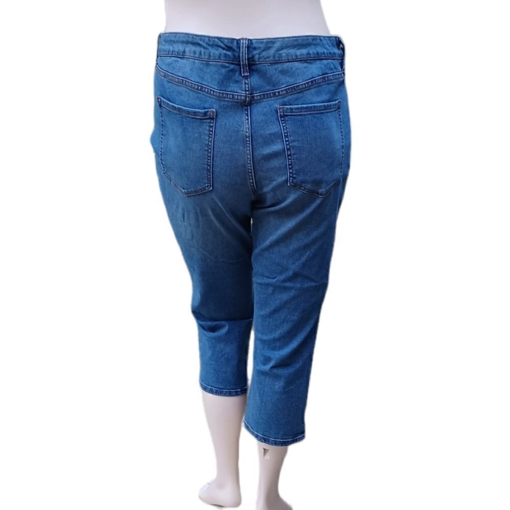 574123.......Nine West Christie Capri Jeans Size 16 W34" 21"Inseam 10"Rise