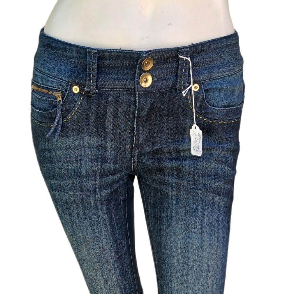 574212...INC Denim Jeans Size 0P, W26" 27Inseam  7 1/2" Rise