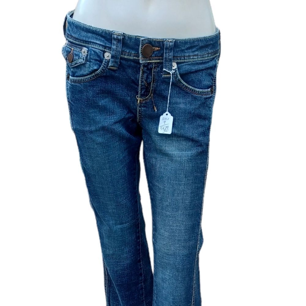 567030.....JLO Collection Bootcut Jeans Size 9, W28"  26"Inseam  8"Rise