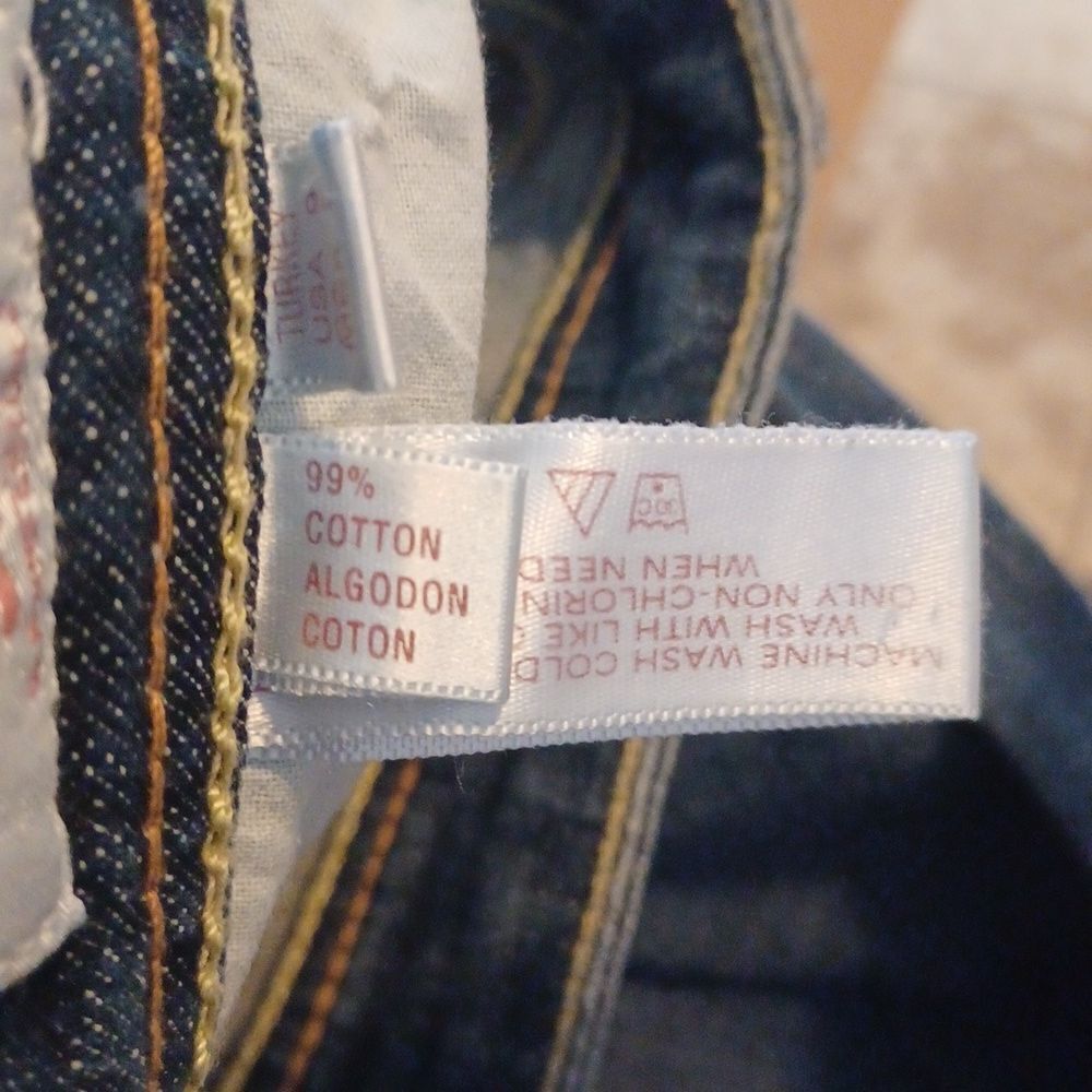 567030.....JLO Collection Bootcut Jeans Size 9, W28"  26"Inseam  8"Rise