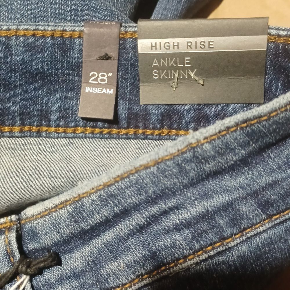 575623....SeeThruSoul Ankle Skinny Jeans Size 27