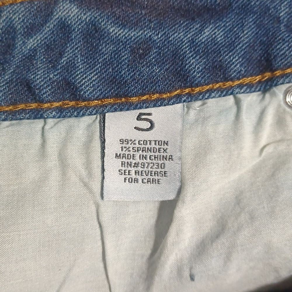 572722...Almost Famous Jean Shorts Size 5