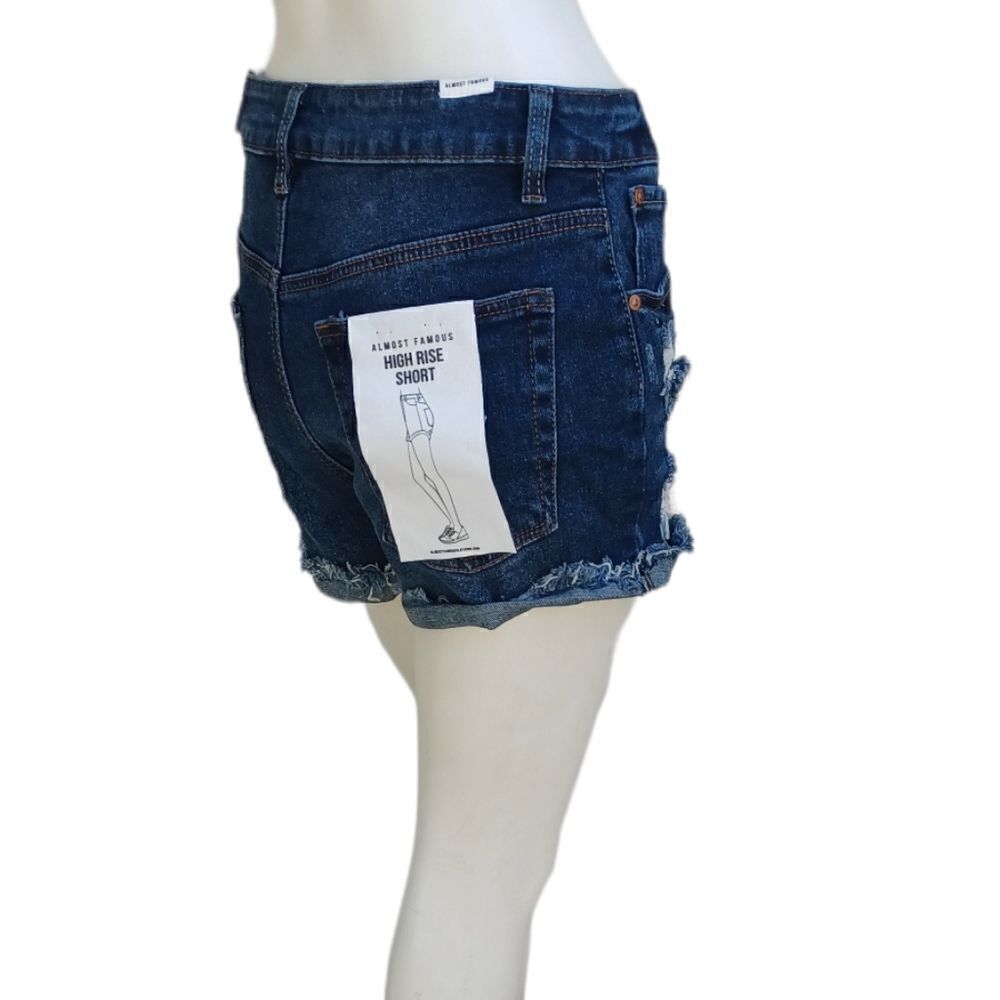 572722...Almost Famous Jean Shorts Size 5