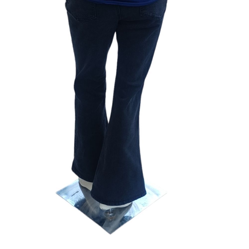 700424.....Madden Girl Flare Jeans Size 29