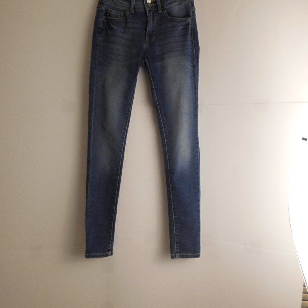 577023...Kancan Skinny Jeans Size W1 24, 28"Inseam  8"Rise