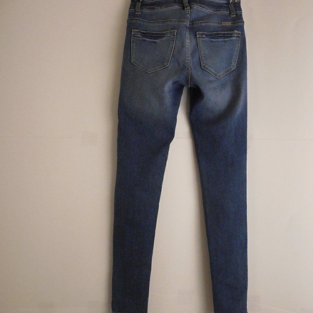 577023...Kancan Skinny Jeans Size W1 24, 28"Inseam  8"Rise