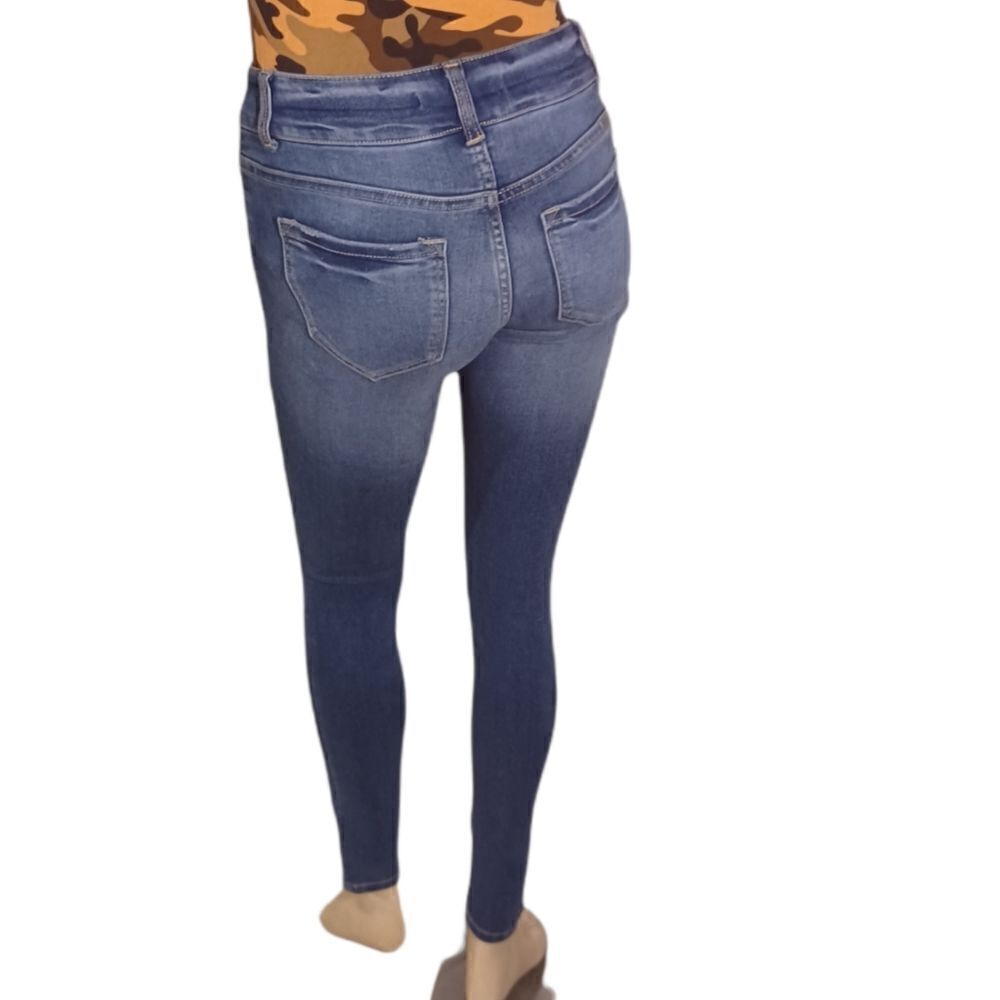 577023...Kancan Skinny Jeans Size W1 24, 28"Inseam  8"Rise