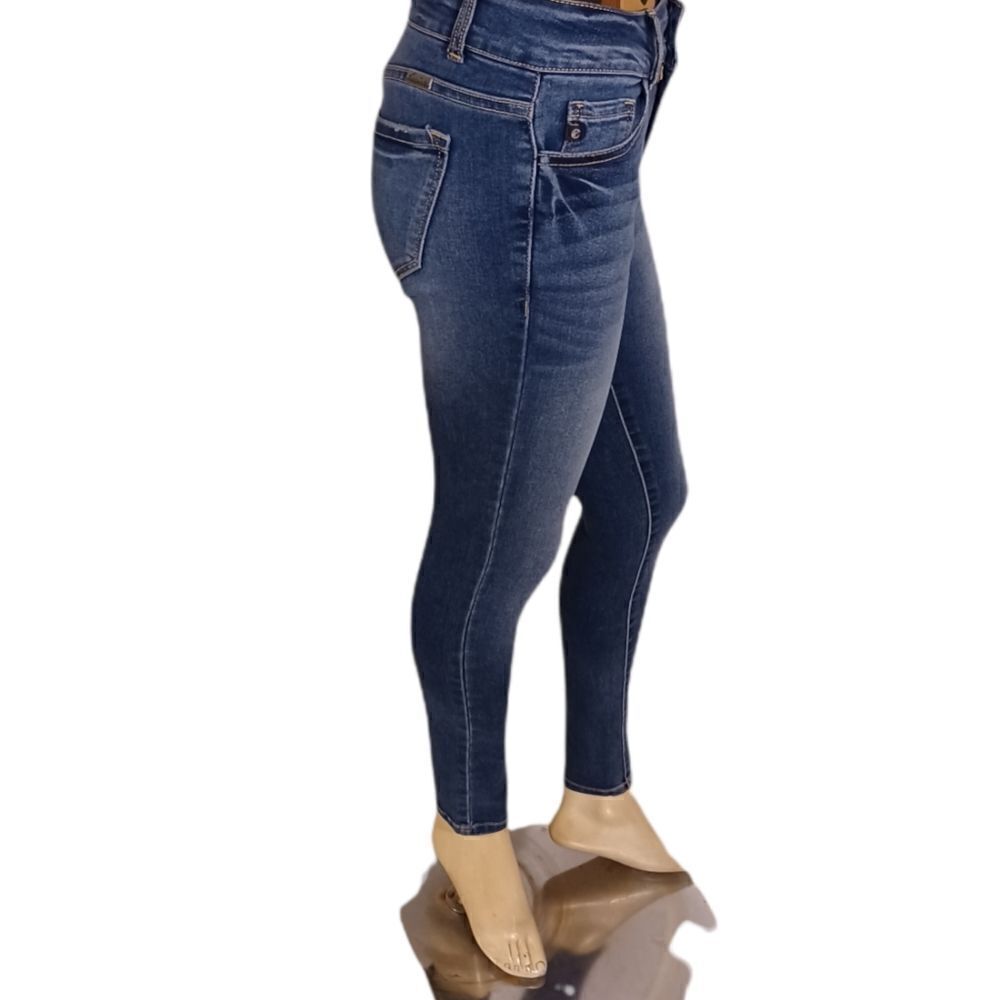 577023...Kancan Skinny Jeans Size W1 24, 28"Inseam  8"Rise
