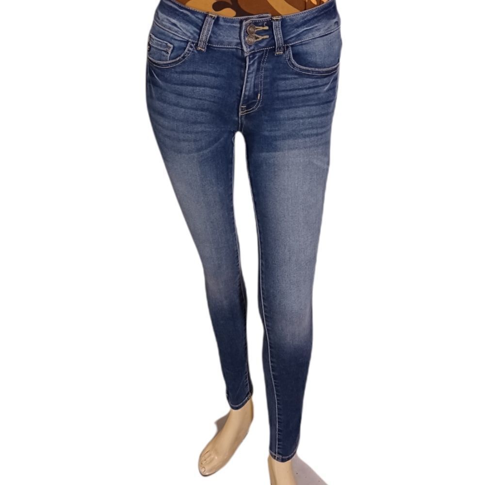 577023...Kancan Skinny Jeans Size W1 24, 28"Inseam  8"Rise