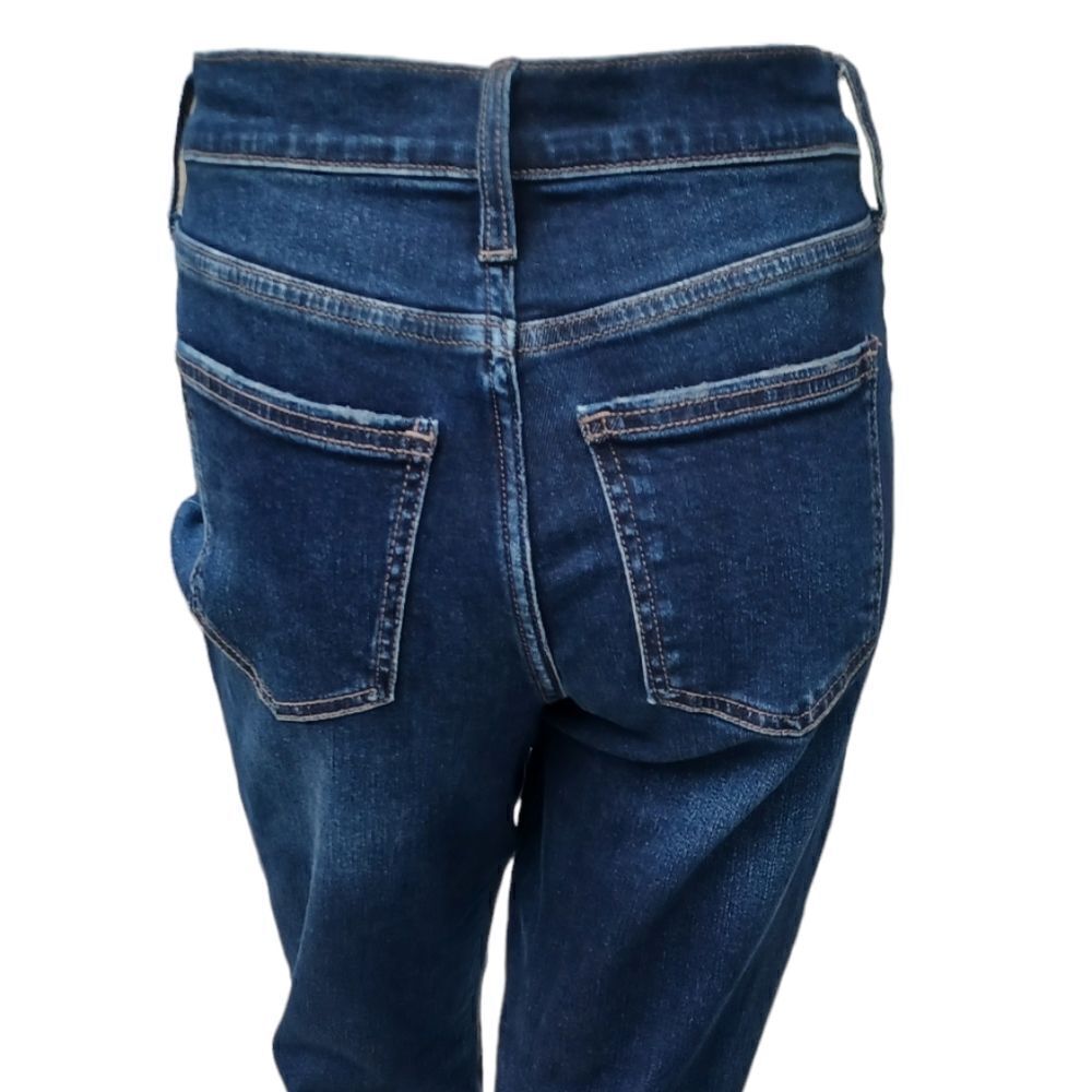 701418....Universal Thread Straight leg Jeans Size 6/28,  8" Rise