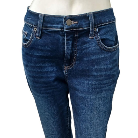 701418....Universal Thread Straight leg Jeans Size 6/28,  8" Rise