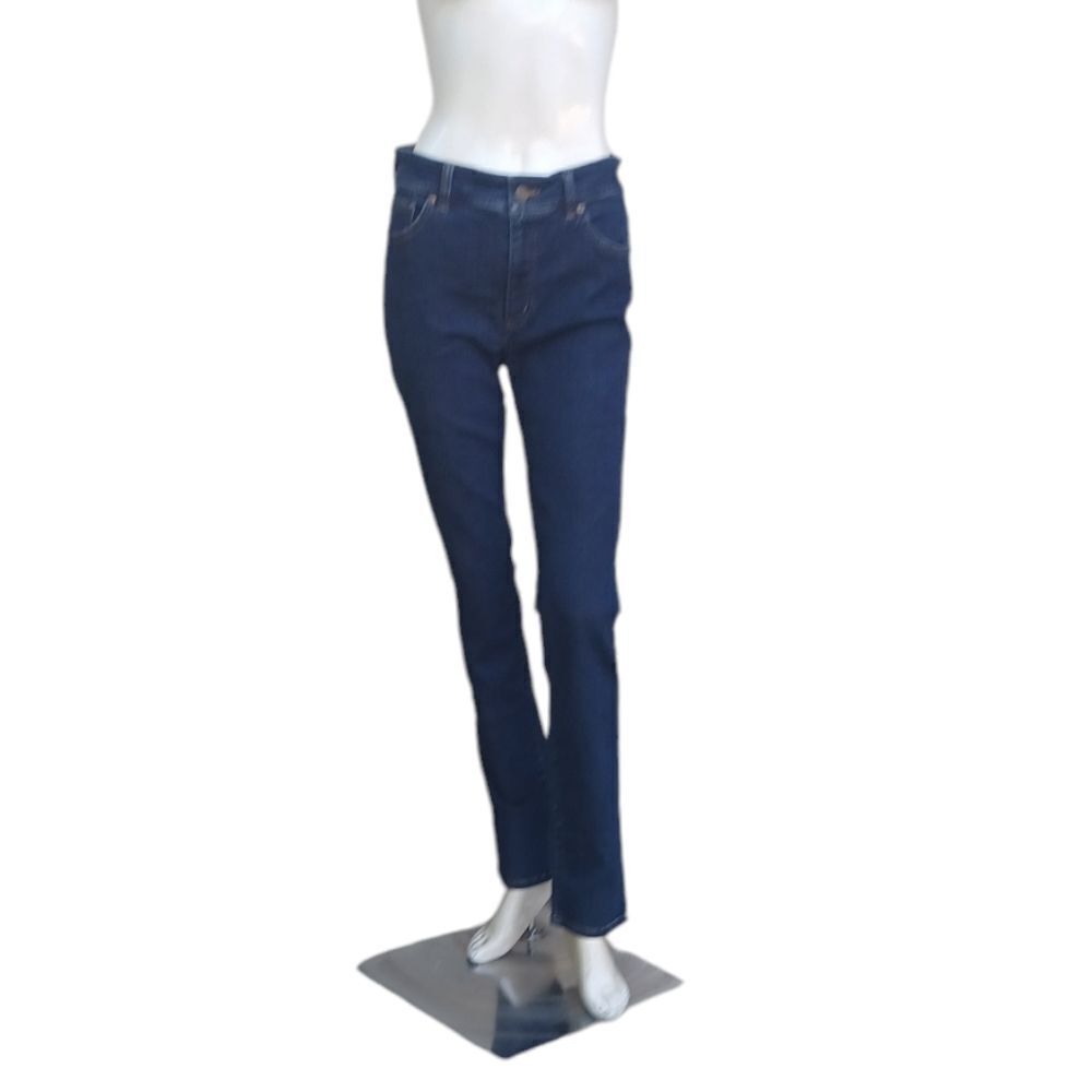 57753..Lauren Ralph Lauren Straight leg Size 6, W28"  31"Inseam  9"Rise